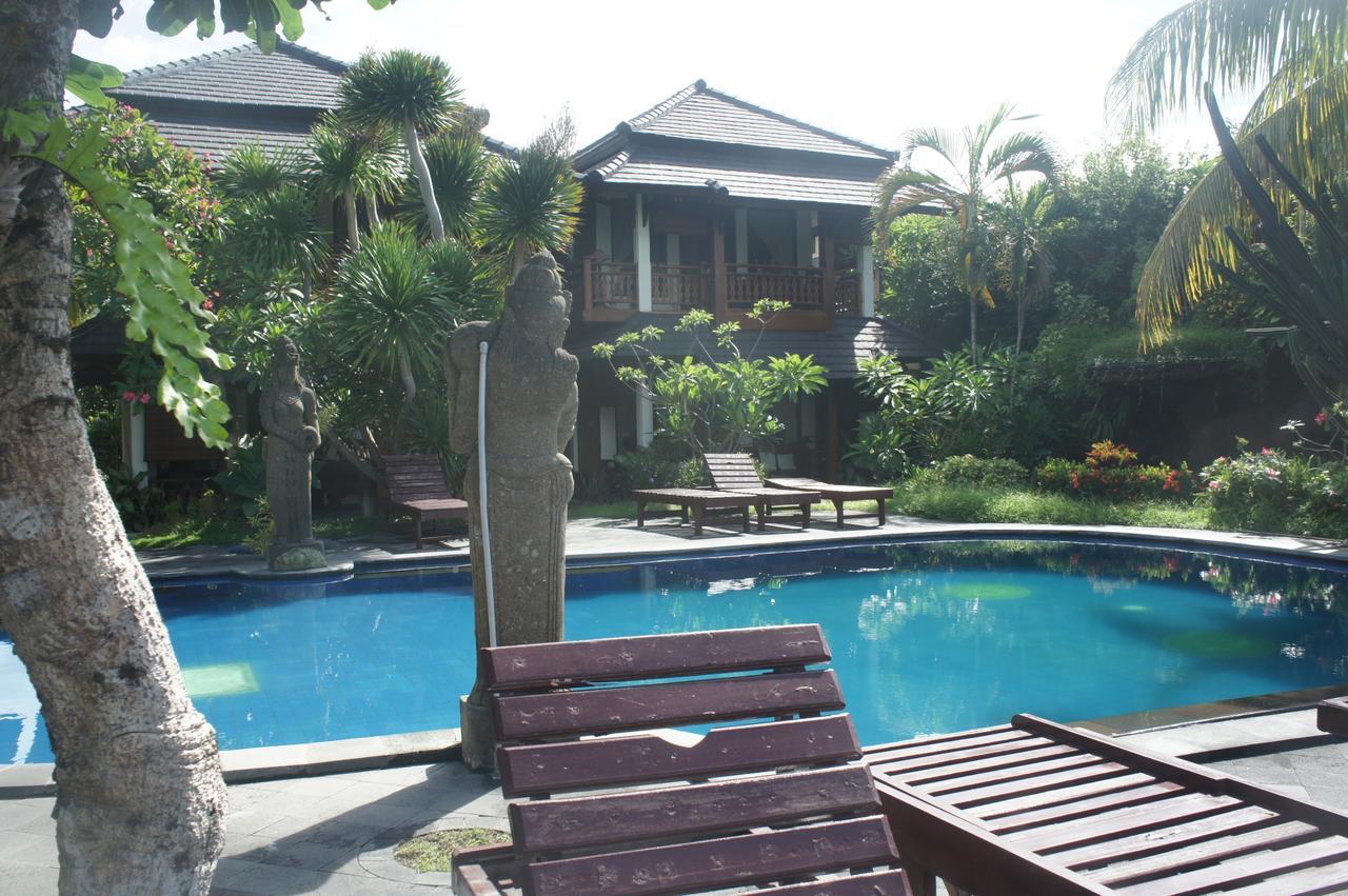 Batu Bolong Cottages Mangsit Extérieur photo