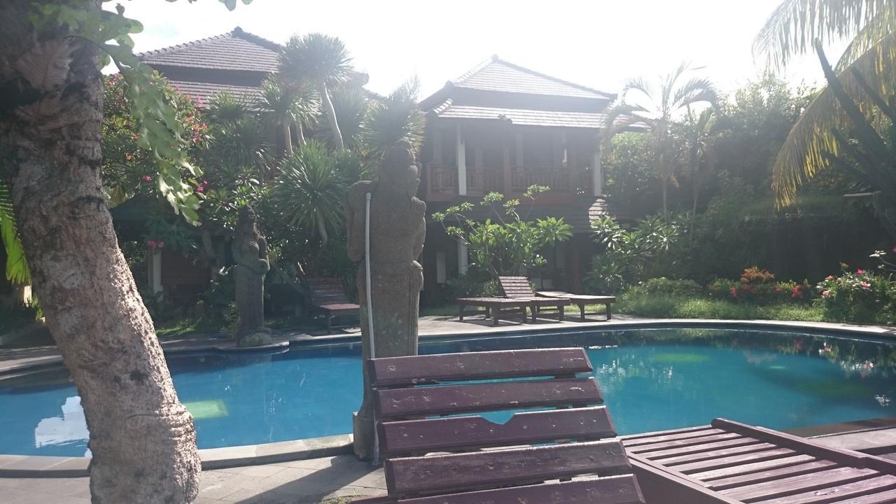 Batu Bolong Cottages Mangsit Extérieur photo