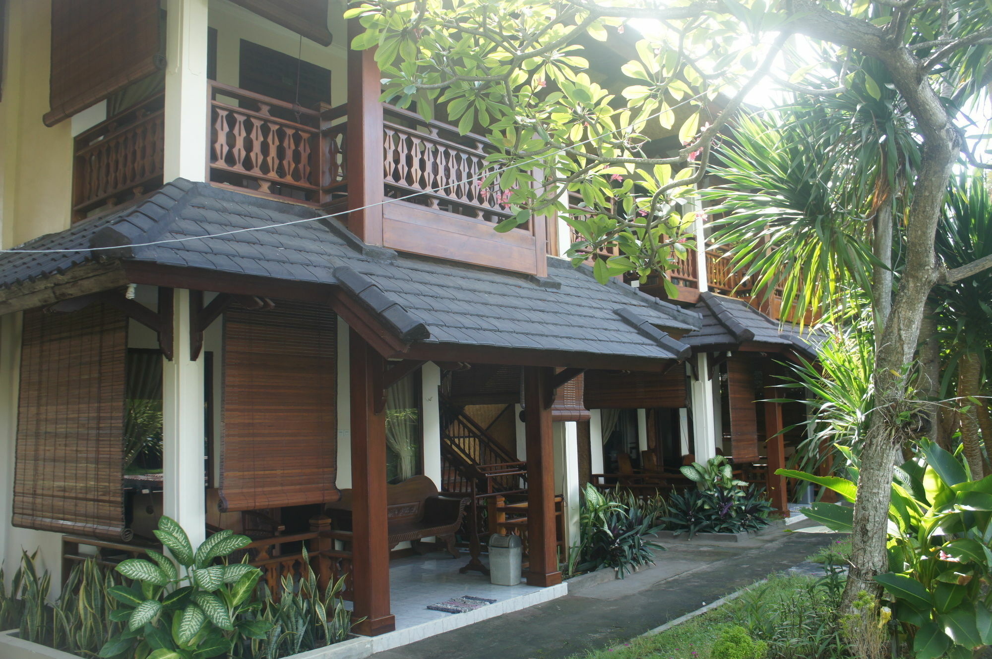 Batu Bolong Cottages Mangsit Extérieur photo